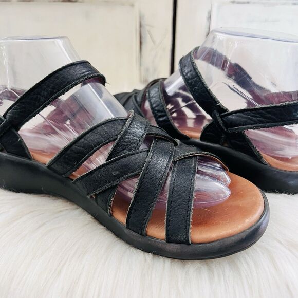 Chaco Tuleah Cross Black Buttery Leather Strappy Comfort Sandals Portugal Size 7 - Picture 4 of 8